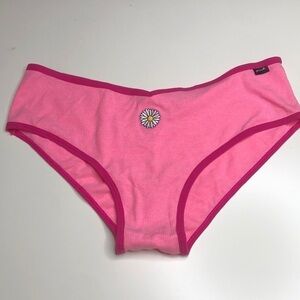NWT PINK DAISY PANTIES SIZE XL